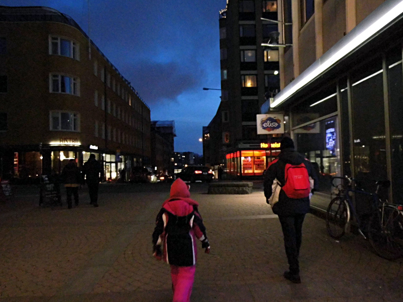 Julie et Papa dans la ville (Tampere)