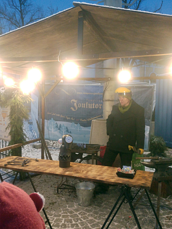 Un forgeron au marché de Noël