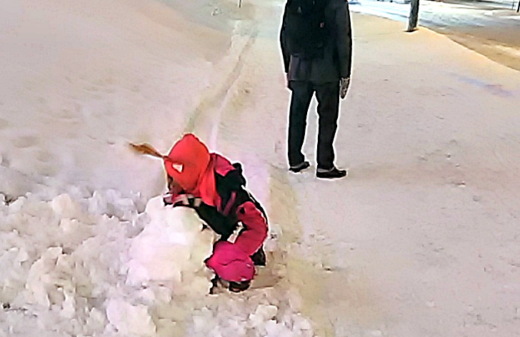 Il y a enfin de la neige, pas de quoi faire des igloos, mais assez pour s'amuser.